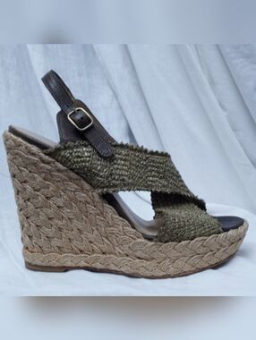 STUART WEITZMAN Olive Raffia Espadrilles